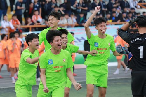 THPT Tân Lập vào tứ kết sau loạt luân lưu nghẹt thở trước THPT Thạch Bàn
