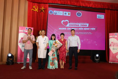 'Mang âm nhạc đến bệnh viện' tiếp tục trở lại với viện K cơ sở Tân Triều