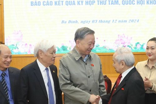 Tổng Bí thư Tô Lâm: Kiện toàn bộ máy chính trị với tinh thần 'vừa chạy vừa xếp hàng'
