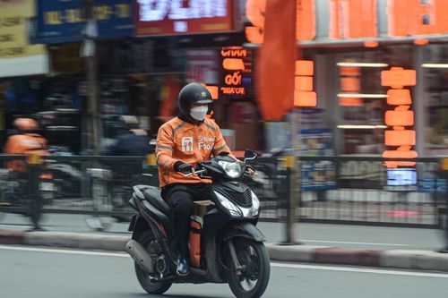 Sở GTVT Hà Nội nói gì về việc xe ôm phải có thẻ hành nghề để hoạt động?