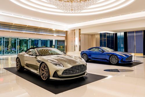 Ngắm dàn siêu xe Aston Martin trị giá 18 triệu USD