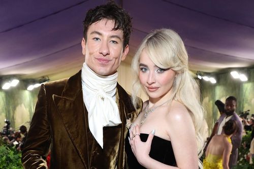 Sabrina Carpenter chia tay bạn trai sau 1 năm hẹn hò