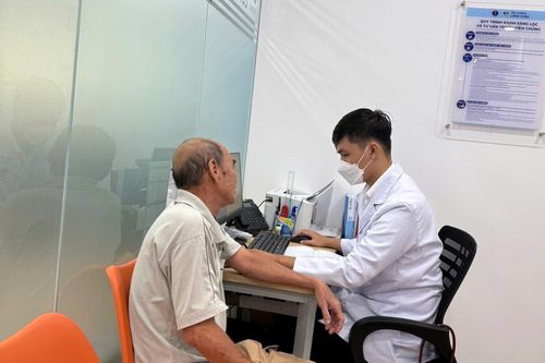 FPT Long Châu đầu tư vào công nghệ AI trong vận hành tiêm chủng