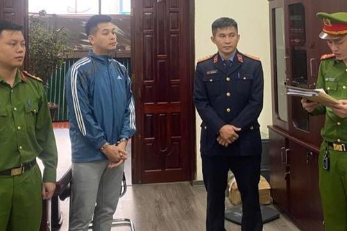 Giám đốc phòng giao dịch một ngân hàng lừa đảo chiếm đoạt 10 tỷ đồng