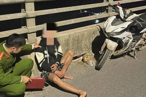Phú Thọ: vận động 2 người bỏ ý định tự tử ở cầu Văn Lang