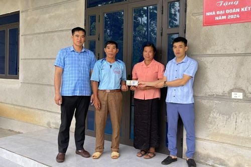 Nhà đại đoàn kết giúp người nghèo an cư lạc nghiệp