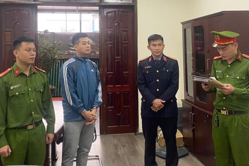 Khởi tố giám đốc phòng giao dịch lừa đảo chiếm đoạt 10 tỷ đồng