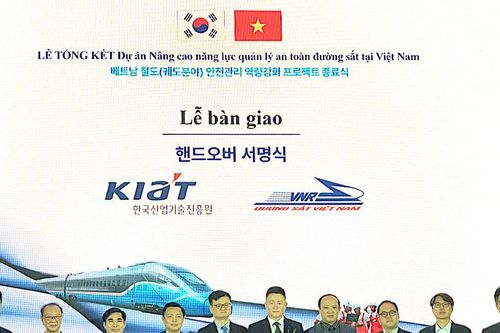Hợp tác nâng cao năng lực quản lý an toàn đường sắt của Việt Nam