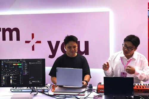 Lenovo Việt Nam ra mắt dải laptop AI thế hệ mới