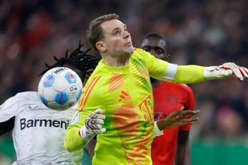 Neuer trả giá cực đắt vì pha xử lý ngạo mạn