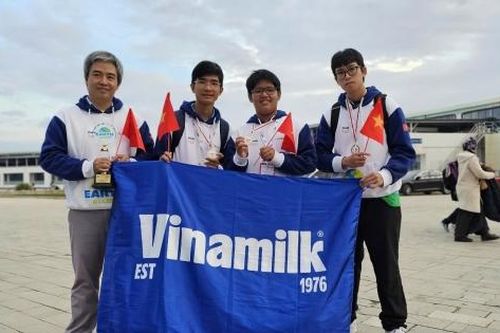 Vinamilk đồng hành các đội Robotacon Việt Nam tỏa sáng tại đấu trường quốc tế