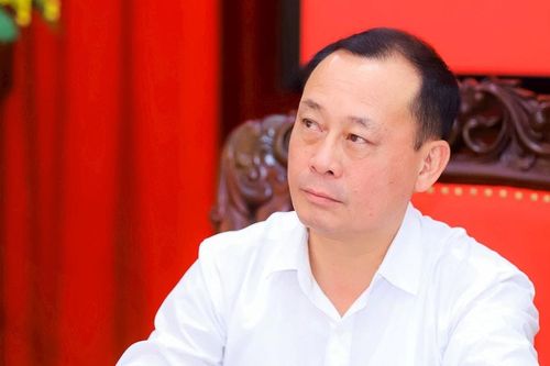 Chỉ định đồng chí Phan Đức Đồng làm triệu tập viên kỳ họp HĐND để bầu Chủ tịch HĐND, UBND thành phố Vinh (mới)