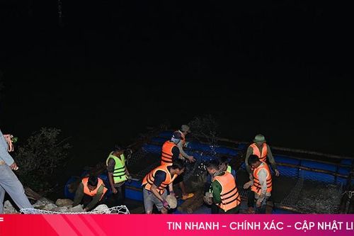 Xuyên đêm thi công công trình cấp bách khắc phục hậu quả thiên tai
