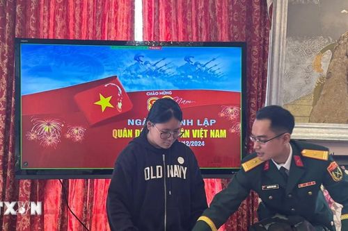 'Một ngày cùng chiến sỹ' của học sinh, sinh viên Việt tại thủ đô nước Mỹ