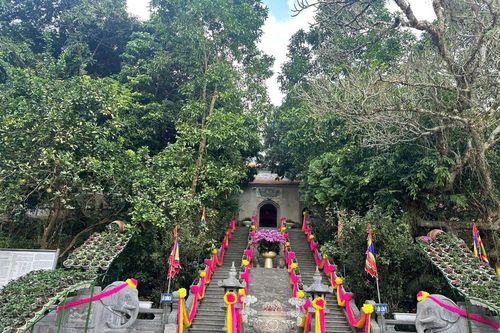 Huyện Ba Vì: Tổ chức ngày hóa Đức Thánh Tản Viên Sơn và đúc chuông tại di tích Đền Trung