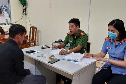 Bắt đối tượng dùng bằng lái xe giả thuê ôtô rồi mang bán lấy 80 triệu đồng