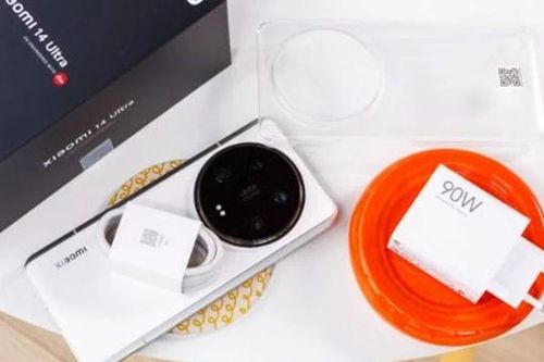 Vua nhiếp ảnh Xiaomi 14 Ultra tung deal giảm gần chục triệu đầu tháng 12, camera Leica áp đảo iPhone 16 Pro Max