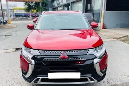 Sau 3 năm sử dụng, Mitsubishi Outlander lên sàn xe cũ với giá ngỡ ngàng
