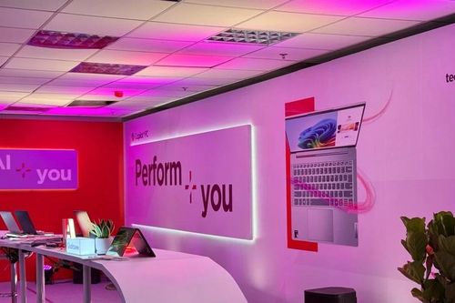 Lenovo ra mắt dải laptop AI thế hệ mới