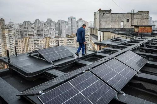 Người dân Ukraine tìm đến 'năng lượng xanh' để đối phó với mùa đông khắc nghiệt