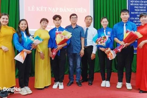Để đoàn viên, thanh niên ưu tú phấn đấu vào Đảng