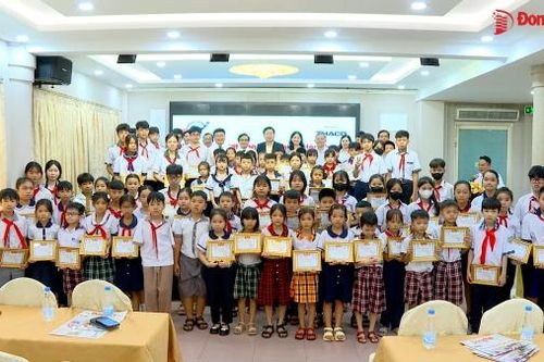 Học bổng Vượt khó vì tương lai: Tiếp nối hành trình vì học sinh nghèo