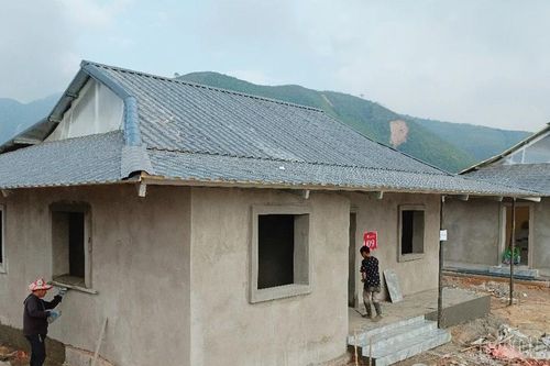 Gấp rút hoàn thiện những ngôi nhà ở khu tái định cư Nậm Tông