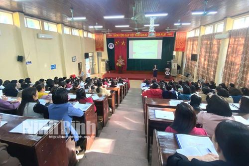 Tập huấn kiến thức công tác giáo dục, truyền thông về dinh dưỡng hợp lý đảm bảo phát triển thể chất học sinh