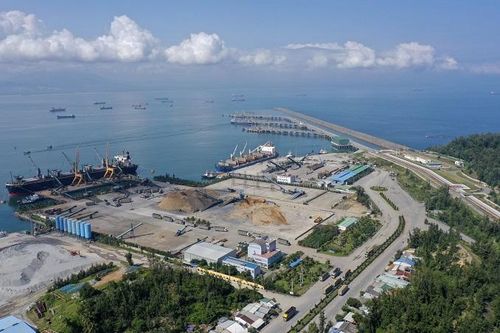 Quảng Ngãi: Tập trung phát triển hệ thống hạ tầng giao thông Khu kinh tế Dung Quất