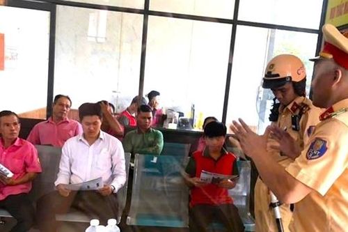 CSGT TP Hồ Chí Minh xử lý gần 2.000 chủ phương tiện, tài xế kinh doanh vận tải