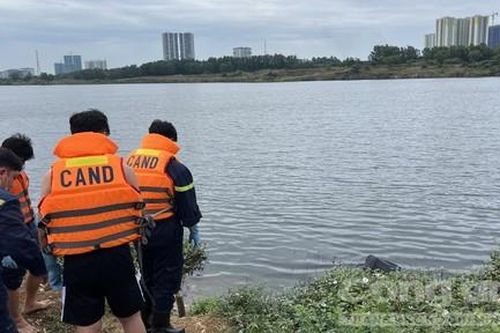 Lại phát hiện 1 thanh niên mang balô chết dưới hồ đá trong ĐHQG TPHCM