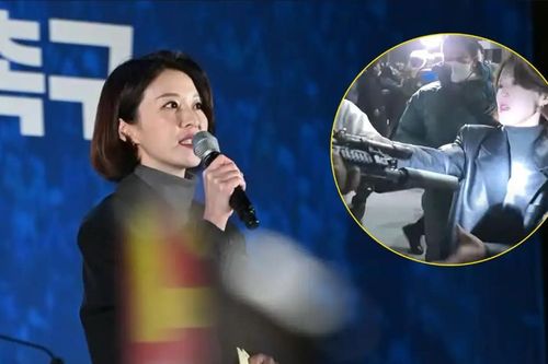 Nữ chính trị gia Hàn Quốc giằng súng, mắng lính thiết quân luật