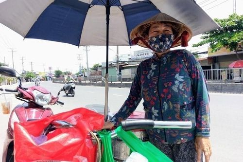 Tiền lương của lao động khu vực phi chính thức thấp hơn nhiều khu vực chính thức