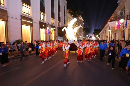 25,33 triệu lượt khách du lịch đến Hà Nội trong năm 2024