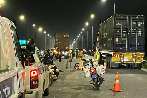 Va chạm xe container, học sinh lớp 10 tử vong
