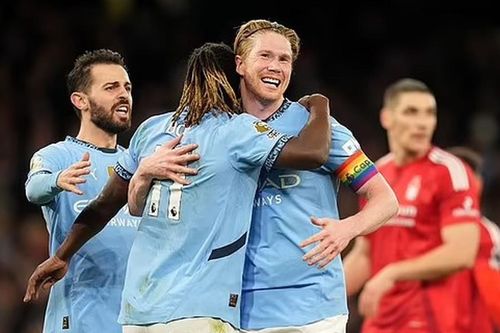 De Bruyne xua tan tin đồn mâu thuẫn với Guardiola, Man City trở lại quỹ đạo chiến thắng