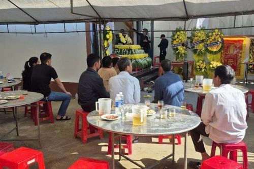 Quảng Bình: Tai nạn giao thông làm 2 bố con thầy giáo tử vong