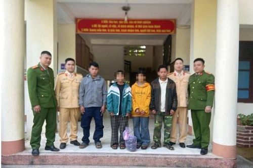 Ngăn chặn 2 bé gái nghe lời xúi giục qua mạng bỏ nhà đi tìm việc
