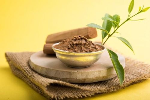 Loại gỗ quý hiếm chảy ra 'vàng lỏng', gần 190 triệu đồng/lít