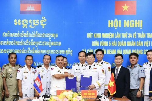 Hải quân Việt Nam-Campuchia phối hợp ngăn ngừa, đấu tranh với các hành động khủng bố xuyên quốc gia