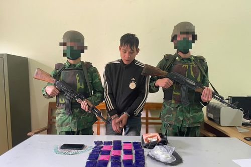 Bắt đối tượng vận chuyển hơn 5.000 viên ma túy tổng hợp và 60 gram heroin về từ Lào về Việt Nam