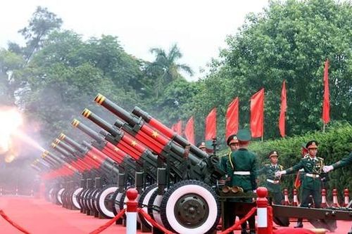 TPHCM bắn 21 loạt đại bác dịp kỷ niệm 50 năm thống nhất đất nước