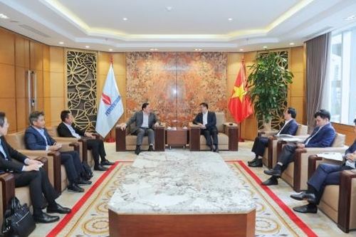 Chủ tịch HĐTV Petrovietnam Lê Mạnh Hùng tiếp và làm việc với lãnh đạo Tập đoàn SCG (Thái Lan)