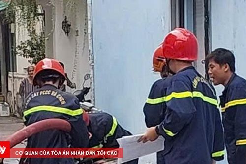 Cháy xe máy điện trên đường