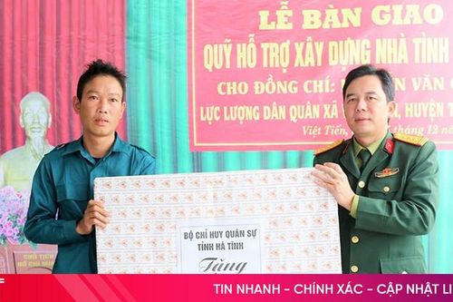 Trao tặng nhà nhân ái cho quân nhân khó khăn ở Thạch Hà