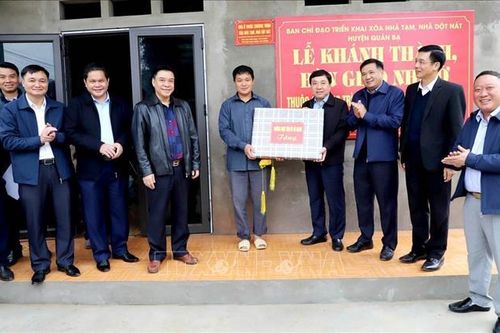 Khánh thành ngôi nhà đầu tiên trong chương trình 'xóa nhà tạm, nhà dột nát' ở Hà Giang