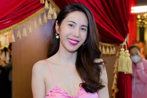 Chiếc túi đắt đỏ của Thủy Tiên