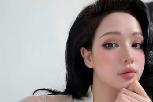 Ngoại hình khác lạ của Tâm Tít