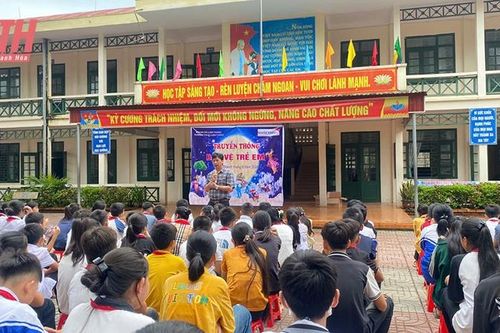 Trẻ em 'nghiện' mạng xã hội: Hệ lụy khôn lường (Bài cuối) - 'Lá chắn' bảo vệ trẻ em trên không gian mạng