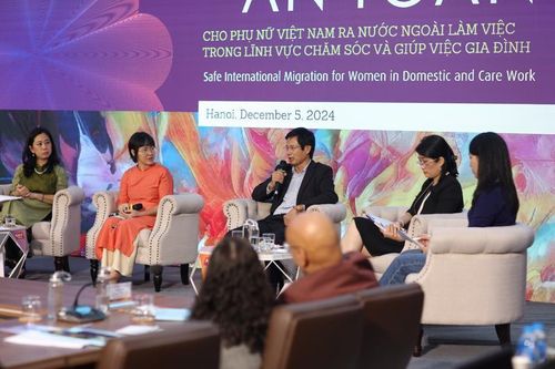 Bàn giải pháp tạo việc làm an toàn, thu nhập tốt cho nữ lao động di cư